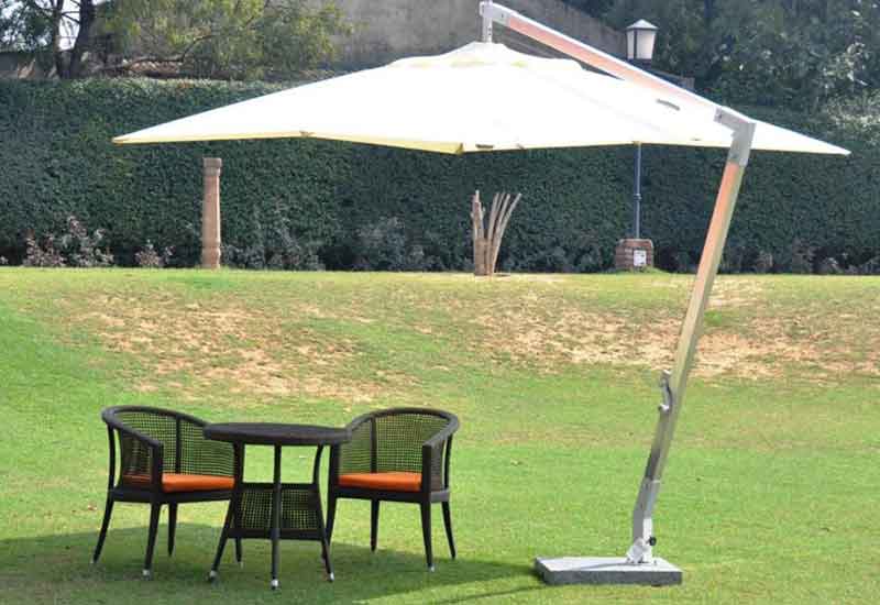 CANTILEVER UMBRELLA